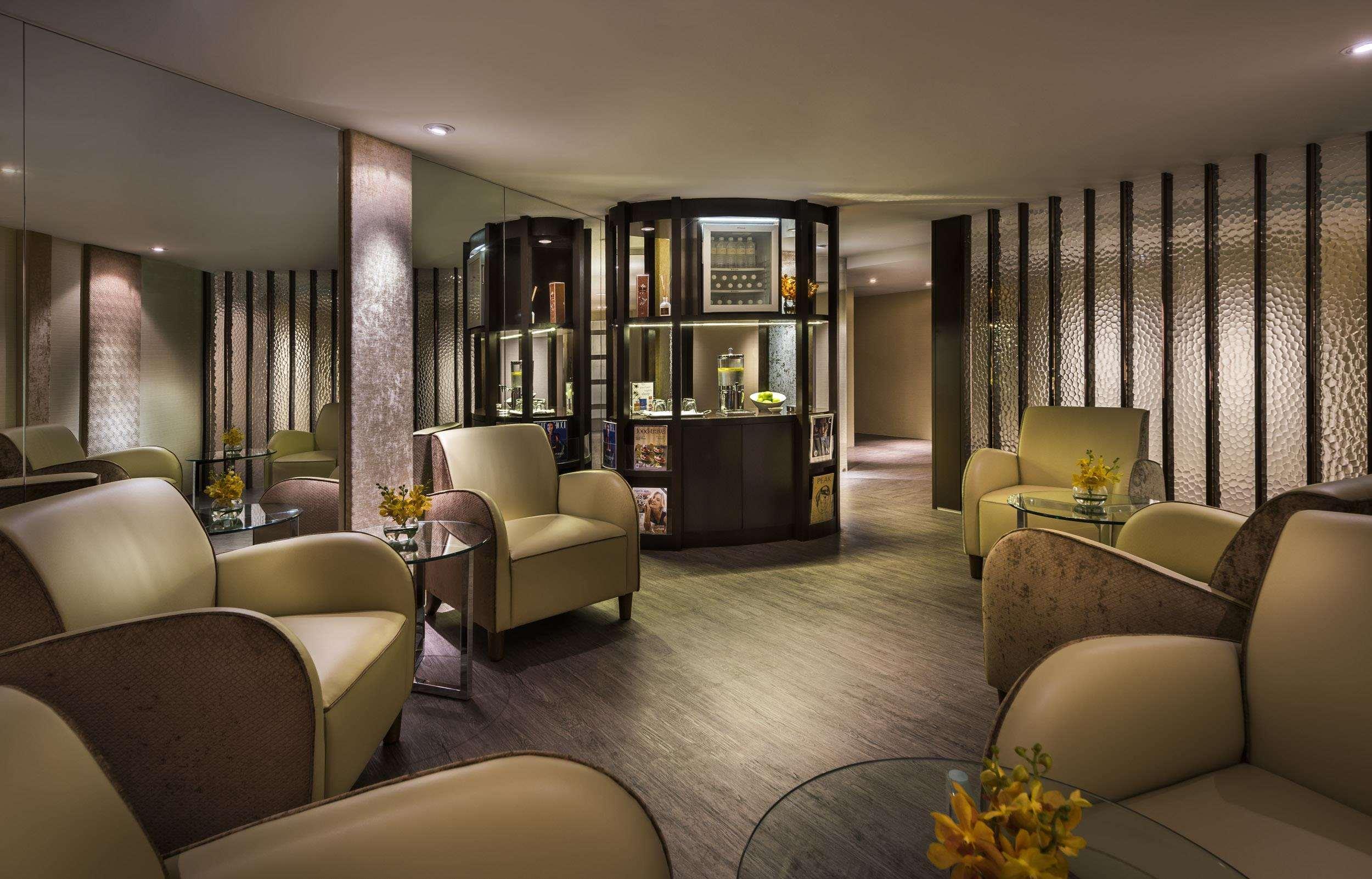 فندق ذا فولرتون سنغافورة المظهر الخارجي الصورة The private lounge at the airport