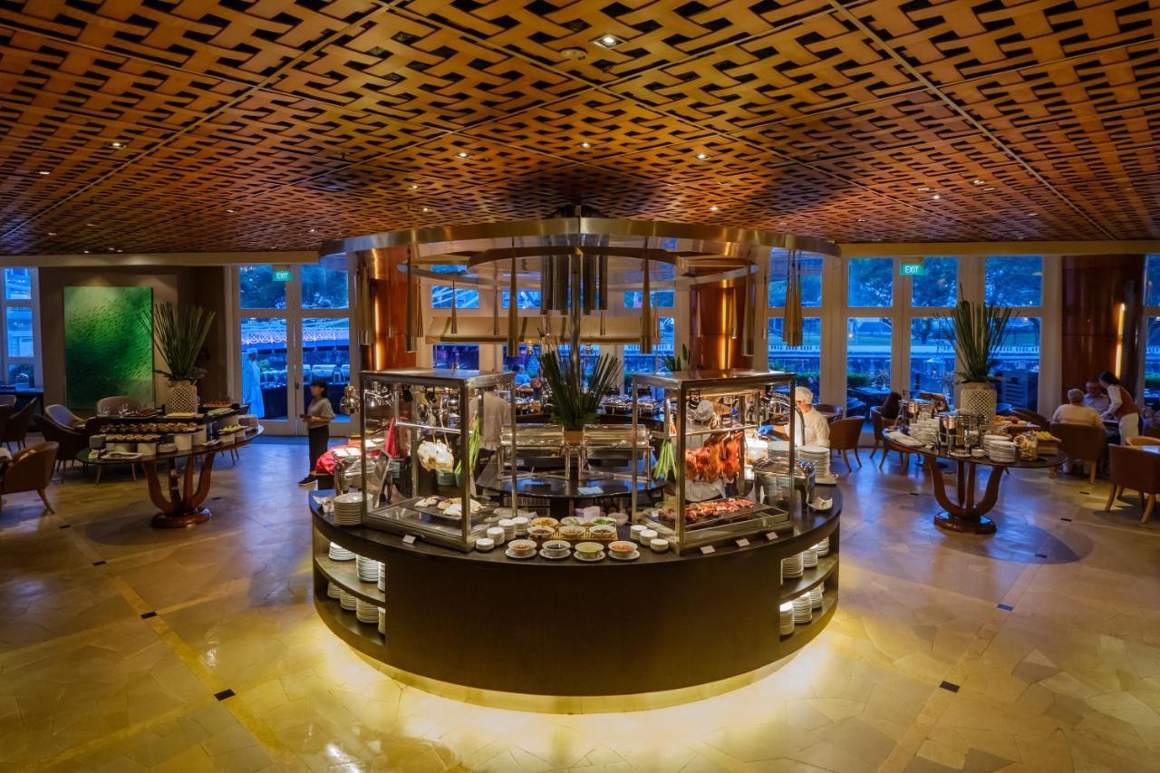 فندق ذا فولرتون سنغافورة المظهر الخارجي الصورة The buffet at the restaurant